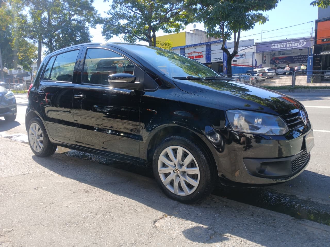 Volkswagen Fox 1.0 Mi Total Flex 8V 5p 2013 — foto 2